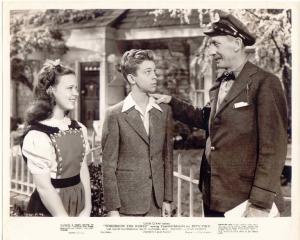 Scena del film "Tomorrow, the World !" - regia di Leslie Fenton - 1944 - attori Joan Carroll e Skip Homeier