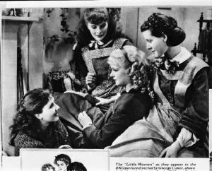 Scena del film "Piccole donne" - regia di Mervyn LeRoy - 1949 - attori June Allyson, Elizabeth Taylor, Margaret O'Brien, Janet Leigh