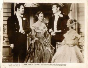 Scena del film "Jezebel. La figlia del vento " - regia William Wyler - 1938 - attori Bette Davis, Margaret Lindsay e George Brent