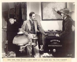 Scena del film "Sul fiume d'argento" - regia Raoul Walsh - 1948 - attori Errol Flynn, Thomas Mitchell e Bruce Bennett