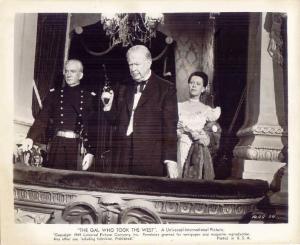 Scena del film "La bella preda" (The Gal Who Took the West ) - regia Frederick De Cordova - 1949 - attore Charles Coburn