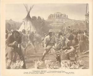 Scena del film "Comanche Territory" (Pelle di bronzo) - regia George Sherman - 1950 - attore Carey Macdonald