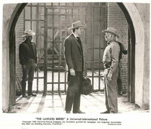 Scena del film "Il diario di un condannato" - regia Raoul Walsh - 1953 - attore Rock Hudson