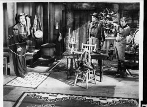 Scena del film "Lo straniero ha sempre una pistola" - regia André De Toth - 1953 - attore Randolph Scott