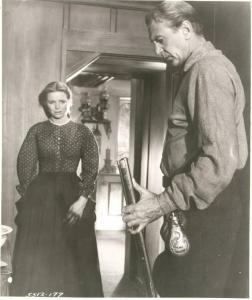 Scena del film "La legge del Signore" - regia William Wyler - 1956 - attori Gary Cooper e Dorothy McGuire