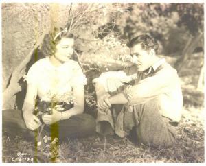 Scena del film "Strettamente confidenziale" (Broadway Bill) - regia Frank Capra - 1934 - attori Warner Baxter e Myrna Loy