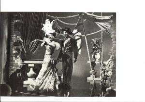 Scena del film "Cieli azzurri" - regia Stuart Heisler - 1946 - attori Bing Crosby e Olga San Juan