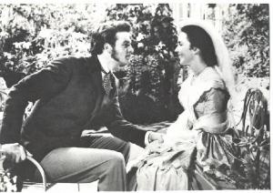 Scena del film "Il grande amore di Elisabetta Barrett" - regia Sidney Franklin - 1957 - attori Jennifer Jones e Bill Travers