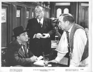Scena del film "Il tempo si è fermato" - regia John Farrow - 1948 - attore Charles Laughton