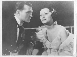 Scena del film "The Battle" - regia Nicolas Farkas e Viktor Tourjansky - 1934 - attori Charles Boyer e Merle Oberon