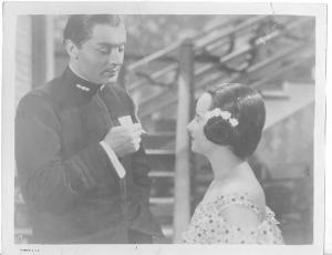 Scena del film "The Battle" - regia Nicolas Farkas e Viktor Tourjansky - 1934 - attrice Merle Oberon