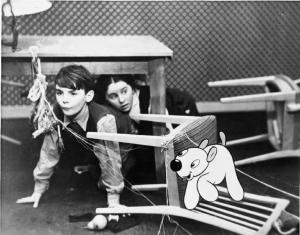 Scena del film "Anime alla deriva" - regia Alfred Santell - 1933 - attrice Dorothy Jordan