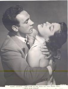 Scena del film "Fuoco alle spalle" - regia Vincent Sherman - 1950 - attori Viveca Lindfors e Dane Clark