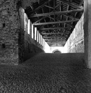 Vigevano - castello - corridoio con copertura a capriate