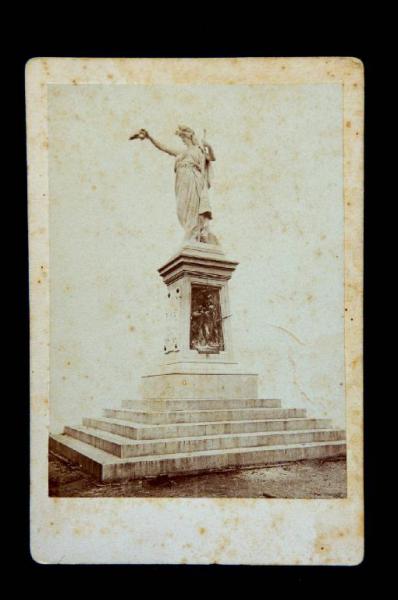 Milano - Piazza Mentana - Monumento ai Caduti di Mentana - Luigi Belli / Risorgimento italiano