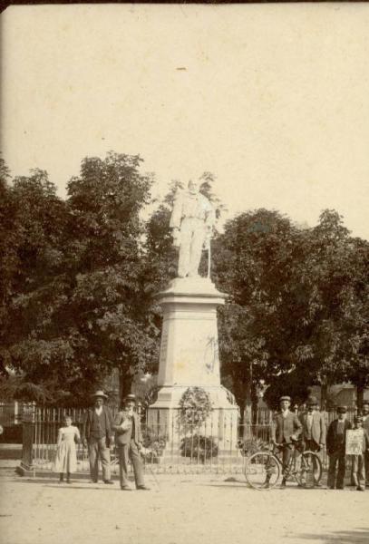 Abbiategrasso - Piazza Castello - Monumento a Giuseppe Garibaldi - Bassano Danielli / Risorgimento italiano