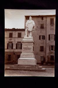 Lucca - Piazza del Giglio - Monumento a Giuseppe Garibaldi - Urbano Lucchesi / Risorgimento italiano
