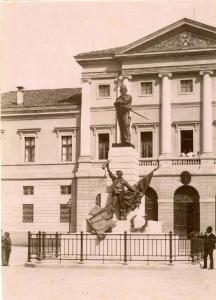 Udine - Piazza Giuseppe Garibaldi - Monumento a Giuseppe Garibaldi - Guglielmo Michieli / Risorgimento italiano