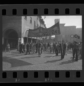 Manifestazione sindacale e antifascista - Mantova - Piazza delle Erbe - Corteo - Striscione