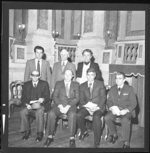 Ritratto di gruppo maschile - Invalidi mantovani premiati - Mantova - Via Accademia 47 - Teatro Scientifico Bibiena
