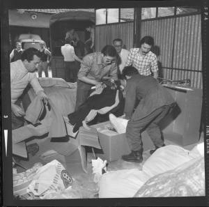 Terremoto Friuli 1976 - Raccolta e invio indumenti, materassi, cuscini - Mantova - Viale Piave - Sede della Croce Rossa Provinciale