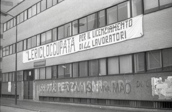 Occupazione della Fondazione Lerici: sul muro dell'edificio in cui ha sede la fondazione è stato appeso uno striscione con la scritta "Lerici occupata per il licenziamento di 44 lavoratori"