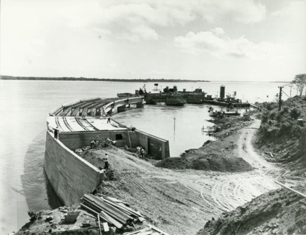 Innocenti - Impianto siderurgico dell'Orinoco - Molo: lavori di costruzione del pontile
