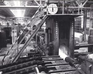 Innocenti - Impianto siderurgico dell'Orinoco - Il tubificio in funzione