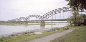 Mezzana Bigli - Fiume Po - Ponte della Gerola (o ponte di Mezzana Bigli) - Pontile - Vegetazione
