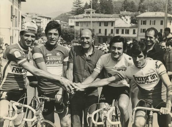 Ciclismo - Alfredo Martini - Corsa Tre Valli Varesine 1979 - Con Gianbattista Baronchelli, Francesco Moser, Giuseppe Saronni e Giovanni Battaglin - Ritratto di gruppo