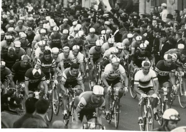 Ciclismo - Corsa Milano-Sanremo - Milano - I partecipanti alla partenza



