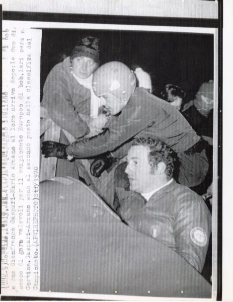 Sport invernali - Bob a due maschile - Cortina d'Ampezzo - Campionati europei di bob 1970 - Gianfranco Gaspari e Mario Armano al termine di una delle discese
