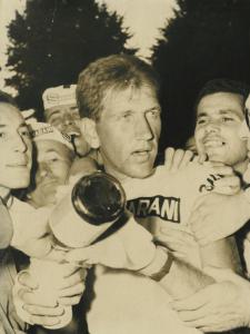 Ciclismo - Vittorio Adorni - Sallanches (Francia) - Campionati del mondo di ciclismo su strada 1964 - Gara in linea professionisti - Festeggiamenti per il secondo posto