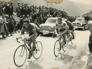 Ciclismo - Pierino Baffi - 40° Giro d'Italia - Tappa Loreto-Terni - In azione seguito da Jan Nolten  e Alessandro Fantini