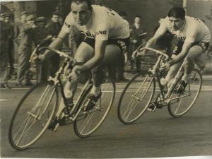 Ciclismo - Ercole Baldini - Bergamo - Trofeo Baracchi 1961 - Cronometro a coppie - Il vincitore in azione con Joseph Velley