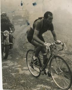 Ciclismo - Gino Bartali - In azione  in montagna