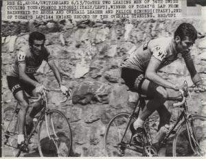 Ciclismo - Franco Bitossi - Tour de Suisse 1970 - Tappa Bazenheid-Arosa - In azione con Felice Gimondi