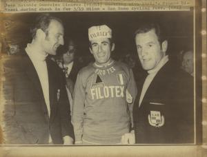 Ciclismo - Franco Bitossi - Milano - Corsa Milano-Sanremo 1970 - Punzonatura - Con Carlos Echevarria e Jose Antonio Gonzales Linares