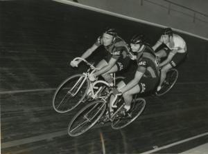 Ciclismo - Franco Cribiori - In pista affiancato da Carlo Rancati