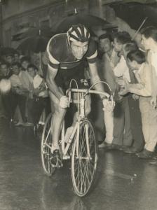 Ciclismo - Felice Gimondi - Giro di Romagna 1968 -  Il vincitore in azione