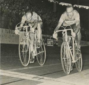 Ciclismo - Fiorenzo Magni - Giro del Veneto 1953 - Lo sprint finale con Luciano Maggini
