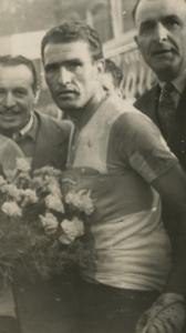 Ciclismo - Alfredo Martini - Alessandria - Giro del Piemonte 1950(?) - Il vincitore al traguardo