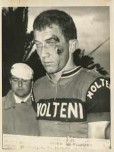Ciclismo - Gianni Motta - Ascoli Piceno - Corsa Tirreno-Adriatico 1966 - Tappa Foligno- San Benedetto del Tronto - Ferito al volto in seguito a una caduta