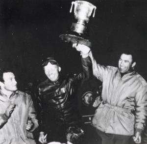 Sport invernali - Bob a due maschile - Cortina D'Ampezzo - Campionati mondiali di bob 1966 - Eugenio Monti e Sergio Siorpaes festeggiano la vittoria