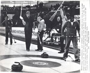 Sport invernali - Curling maschile - Garmisch-Partenkirchen (Germania) - Campionati mondiali di curling 1982 - Incontro Svezia-Italia -  Niklas Jaerund, Soeren Grahn e Tony Eng esultano per la vittoria
