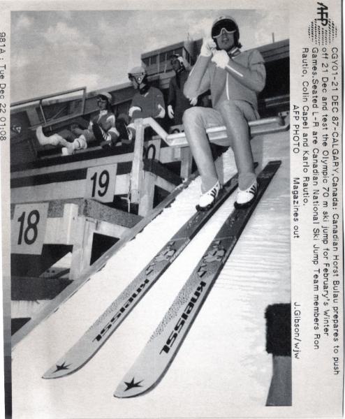 Sport invernali - Salto con gli sci maschile - Calgary (Canada) - Horst Bulau si prepara al salto dal trampolino normale - Con  Ron Rautio, Colin Capel e Karlo Rautio