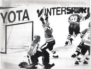 Sport invernali - Hockey su ghiaccio - Monaco di Baviera (Germania) - Campionati mondiali di hockey su ghiaccio 1983 - Incontro Italia - Finlandia - Con John Bellio, Bob De Piero e Kari Takko