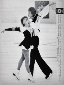 Sport invernali - Pattinaggio di figura su ghiaccio - Danza a coppie - Sarajevo (Bosnia-Erzegovina) - Giochi della XIV Olimpiade invernale 1984 - Natalja Bestemyanova e Andrei Bukin durante un allenamento