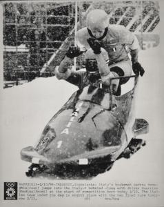 Sport invernali - Bob a due maschile - Monte Trebevich-Sarajevo (Bosnia-Erzegovina) - Giochi della XIV Olimpiade invernale 1984 - Andrea Meneghin salta nel bob guidato da Guerrino Ghedina