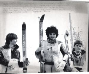 Sport invernali - Sci alpino - Slalom speciale femminile - Stary Smokovec (Slovacchia) - Coppa del mondo di sci alpino 1983 - La vincitrice Maria Rosa Quario tra Erika Hess(sinistra) e Malgorzata Tlalka